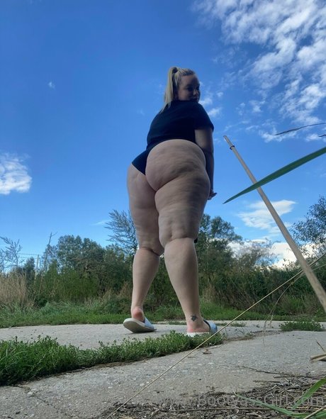 Bootyassgirl
