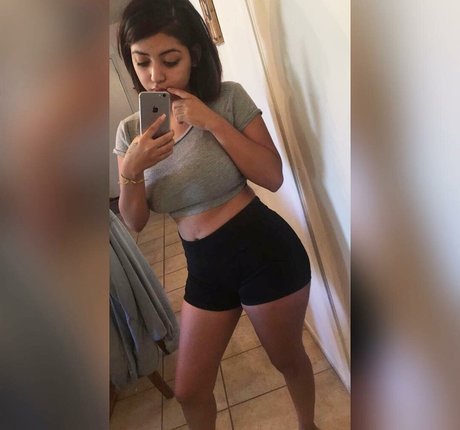 Naakte gelekte OnlyFans-foto van Sadd Pup