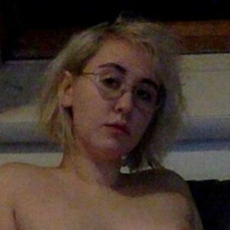 Naakte gelekte OnlyFans-foto van Jewishamericanmistress