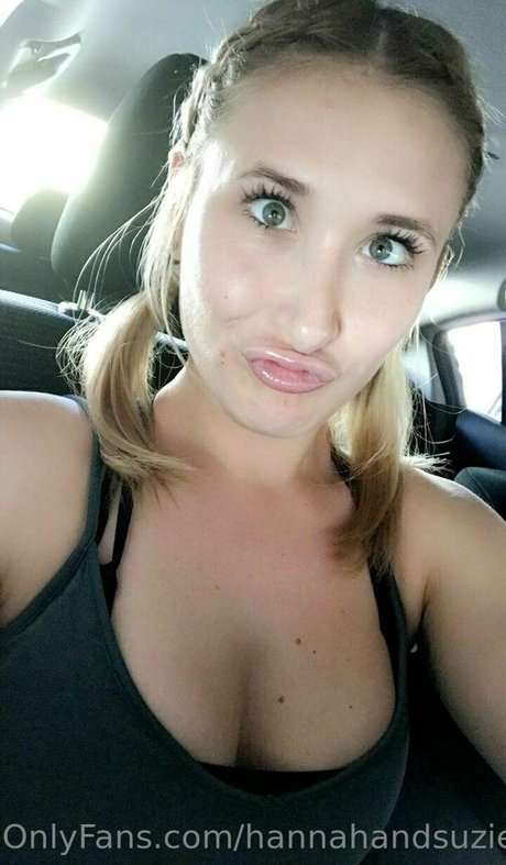 Naakte gelekte OnlyFans-foto van Hannahandsuzie