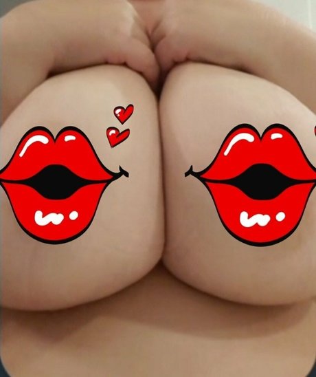Naakte gelekte OnlyFans-foto van Bustysierrafree