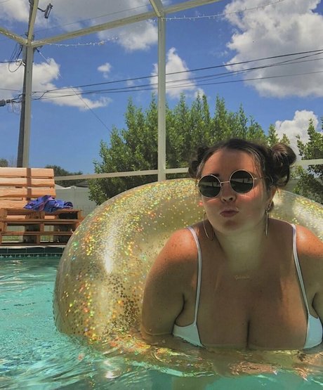 Naakte gelekte OnlyFans-foto van Gabb Ferraro