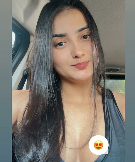 Naakte gelekte OnlyFans-foto van Gabriela Batista Torres