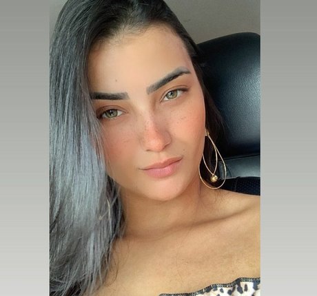 Naakte gelekte OnlyFans-foto van Gabriela Batista Torres
