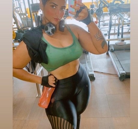 Naakte gelekte OnlyFans-foto van Gabriela Batista Torres