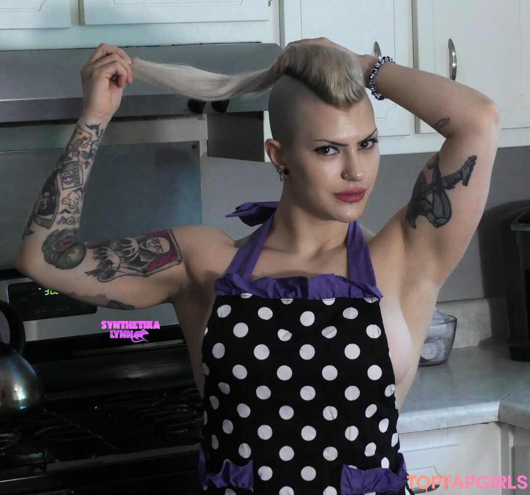 Naakte gelekte OnlyFans-foto van Synthetika Lynn #13 Naakte gelekte OnlyFans-foto van Synthetika Lynn #13