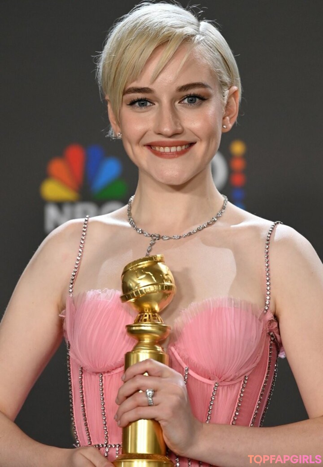 Naakte gelekte OnlyFans-foto van Julia Garner #5 Naakte gelekte OnlyFans-foto van Julia Garner #5