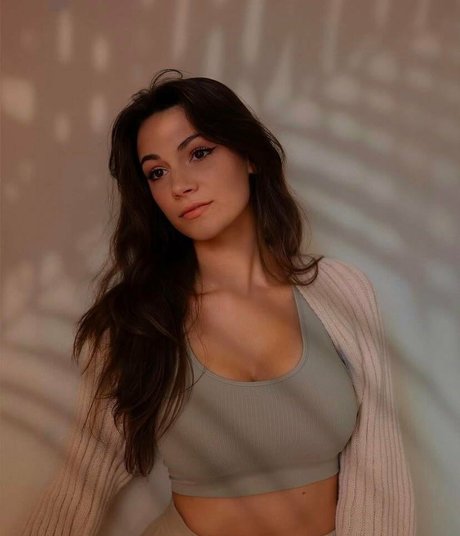 Naakte gelekte OnlyFans-foto van Alexiarayeigshid