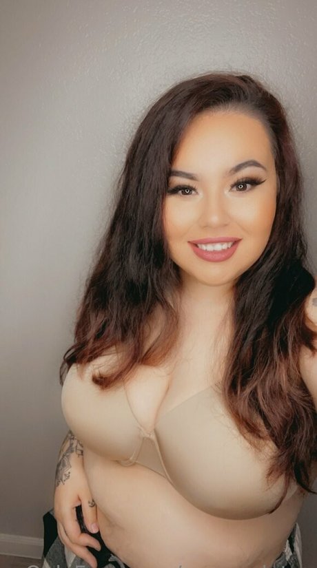 Naakte gelekte OnlyFans-foto van Wiickedlotus