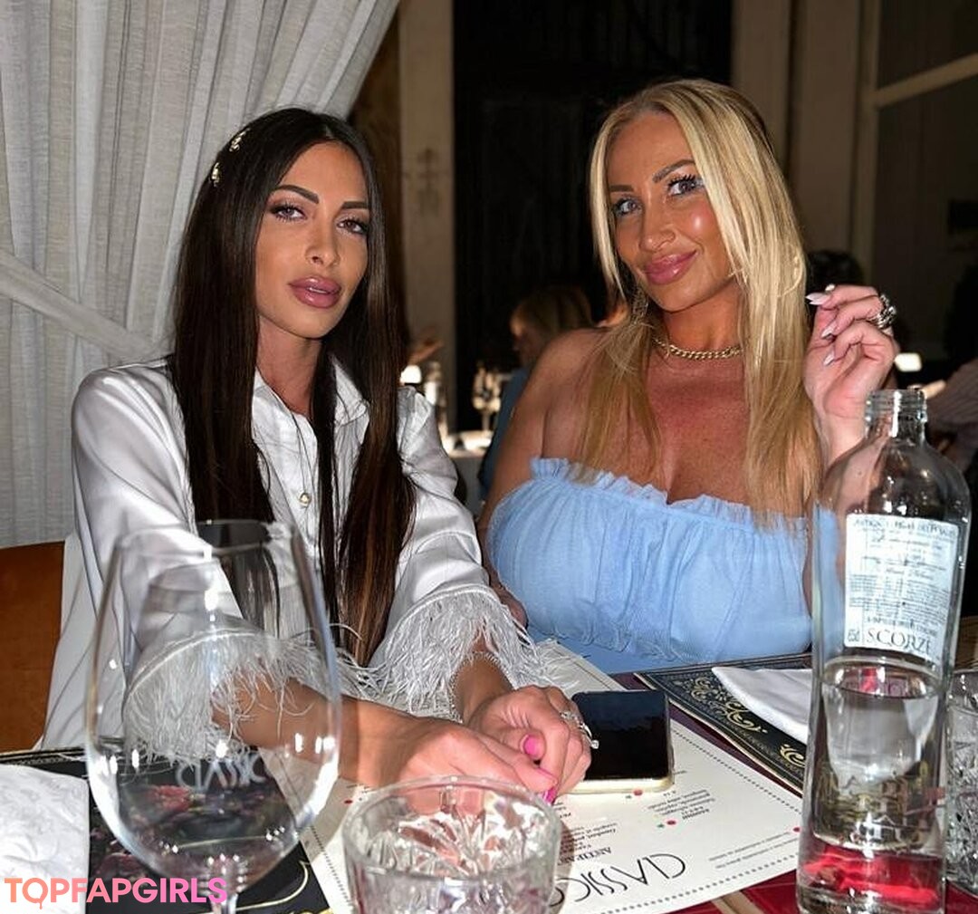 Naakte gelekte OnlyFans-foto van Mara Traversi #2 Naakte gelekte OnlyFans-foto van Mara Traversi #2