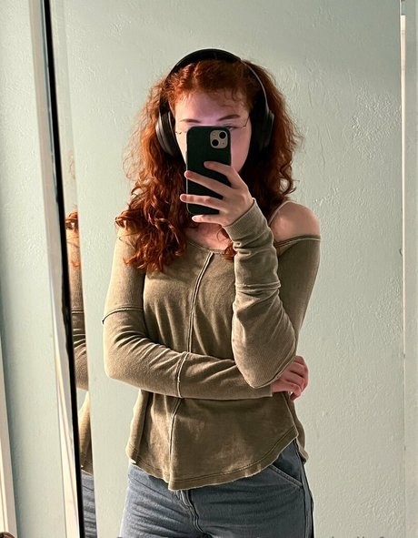 Naakte gelekte OnlyFans-foto van Pepperbellsfree