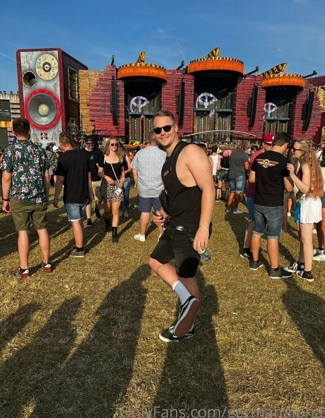 Naakte gelekte OnlyFans-foto van Germanalpha