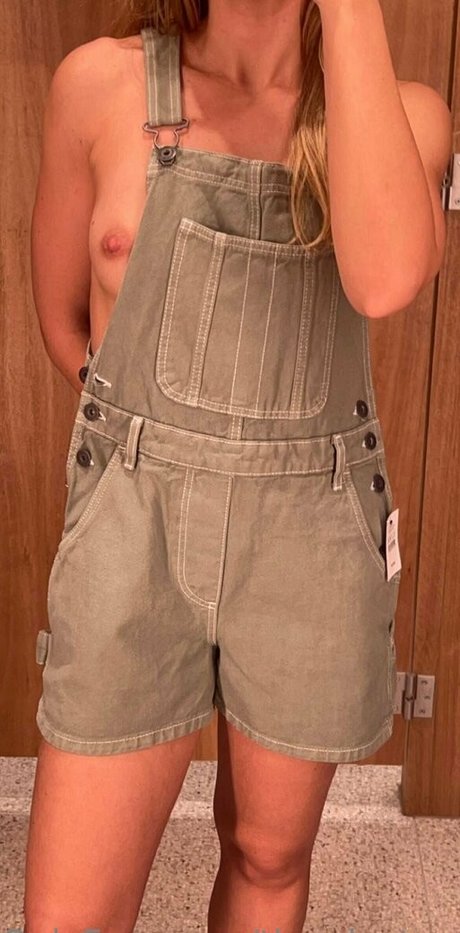 Naakte gelekte OnlyFans-foto van Thedoctorhotwife