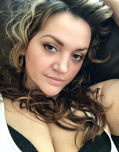 Naakte gelekte OnlyFans-foto van Mamacabbagevip