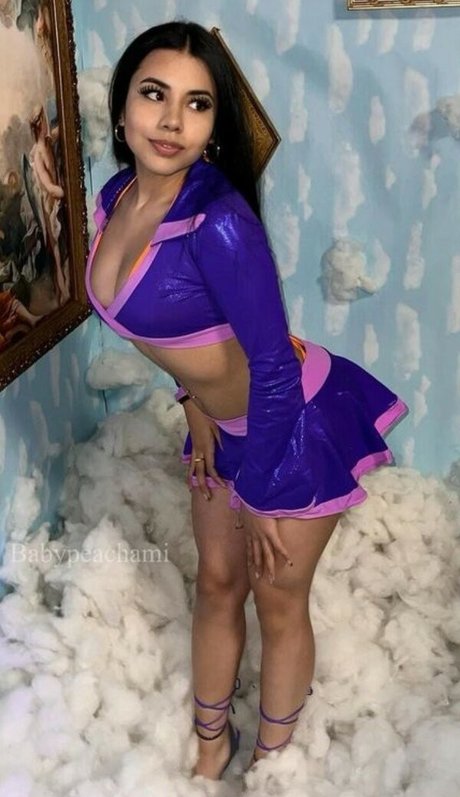 Naakte gelekte OnlyFans-foto van Babypeachami