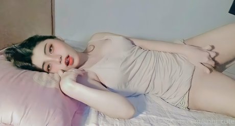 Naakte gelekte OnlyFans-foto van Yuumeilyn