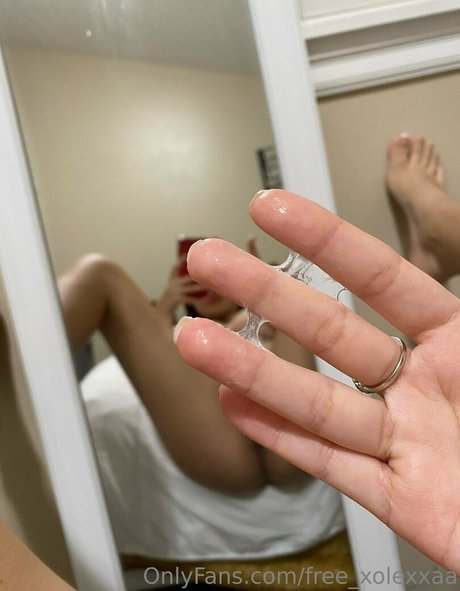 Naakte gelekte OnlyFans-foto van Freexolexxaa