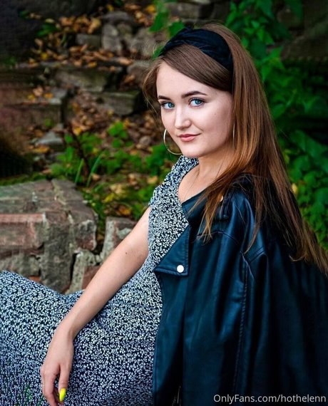 Naakte gelekte OnlyFans-foto van Helenlittlerose