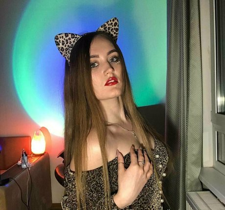 Naakte gelekte OnlyFans-foto van Helenlittlerose
