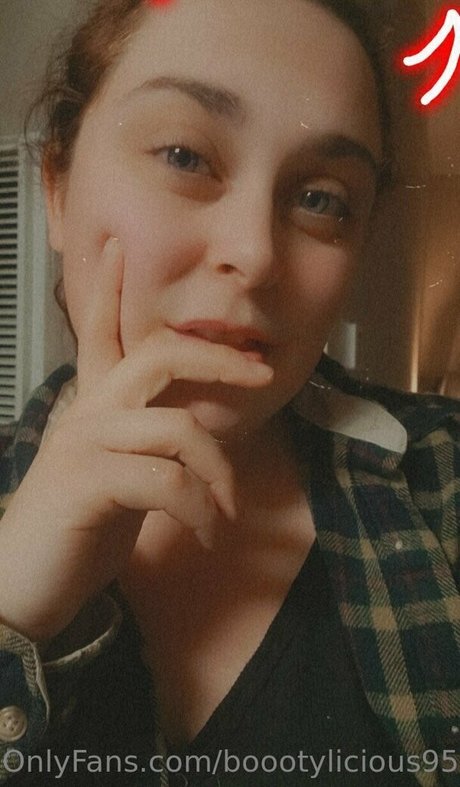 Naakte gelekte OnlyFans-foto van Boootylicious95