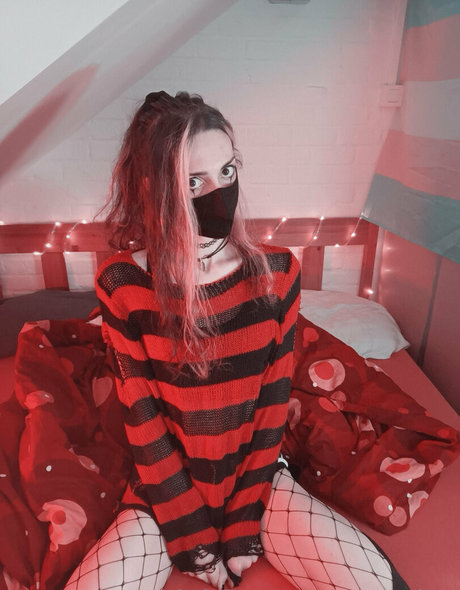 Naakte gelekte OnlyFans-foto van Yonaghoul