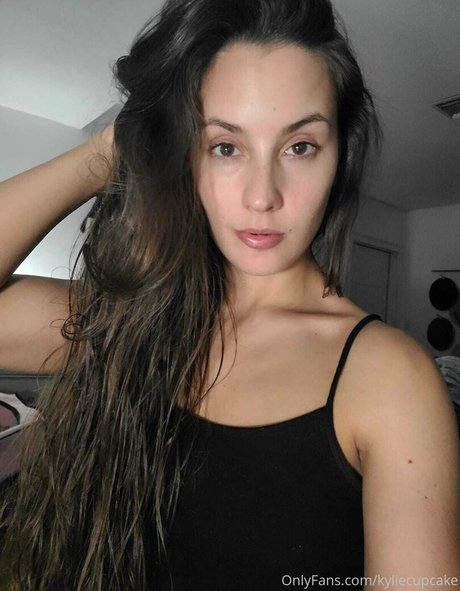 Naakte gelekte OnlyFans-foto van Kyliecupcake