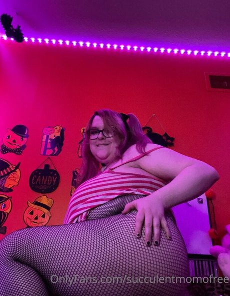 Naakte gelekte OnlyFans-foto van Succulentmomofree