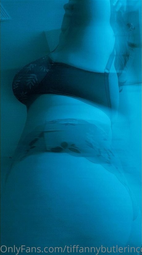 Naakte gelekte OnlyFans-foto van Tiffannybutlerincognito