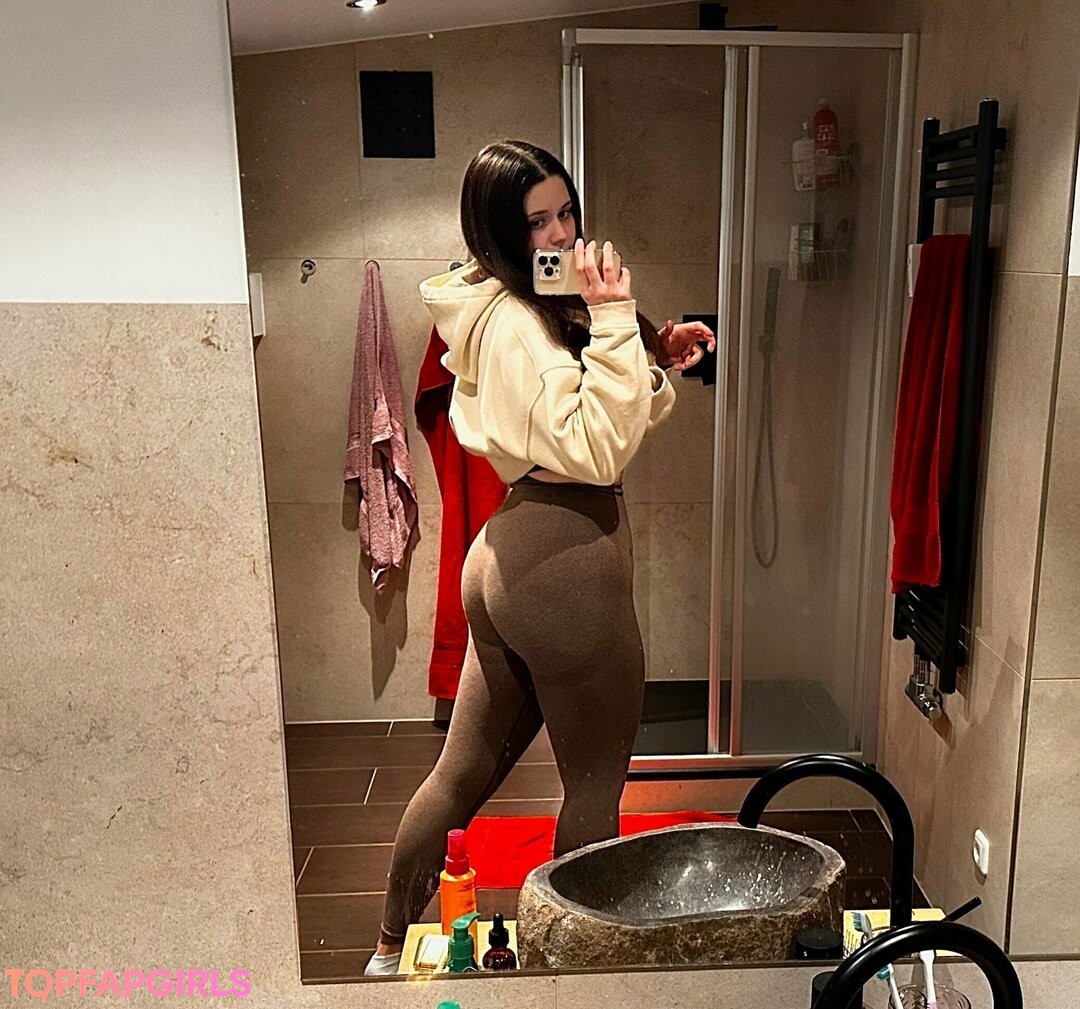 Naakte gelekte OnlyFans-foto van Yagirlalexamay #7 Naakte gelekte OnlyFans-foto van Yagirlalexamay #7