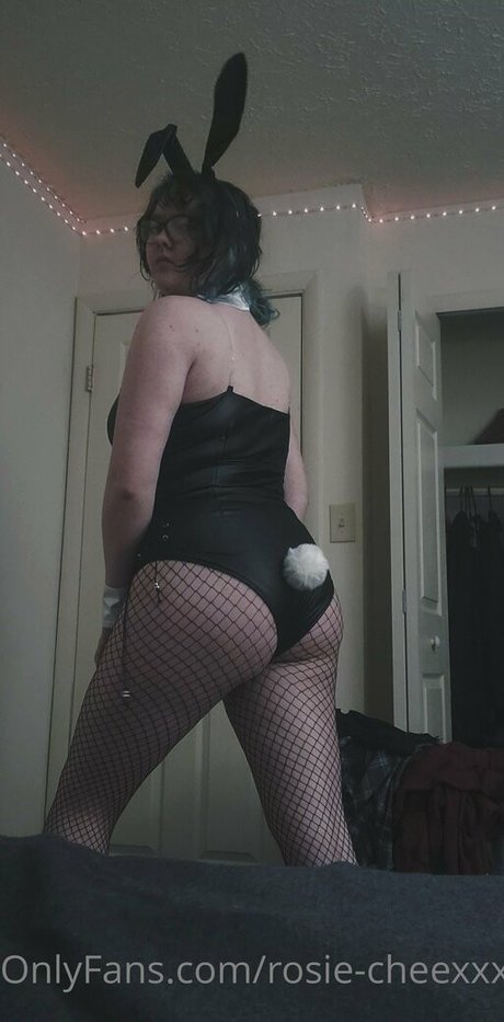 Rosiecheexxx