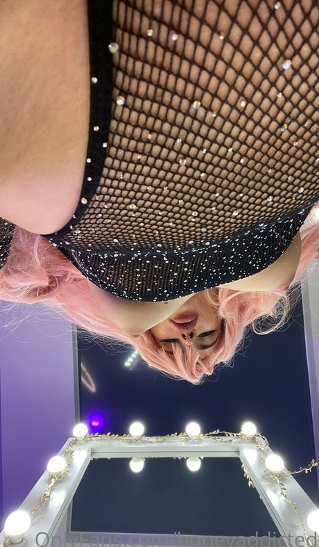 Naakte gelekte OnlyFans-foto van Honeyaddicted