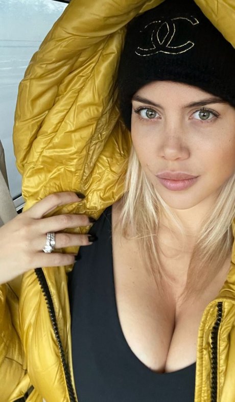 Naakte gelekte OnlyFans-foto van Wanda Nara