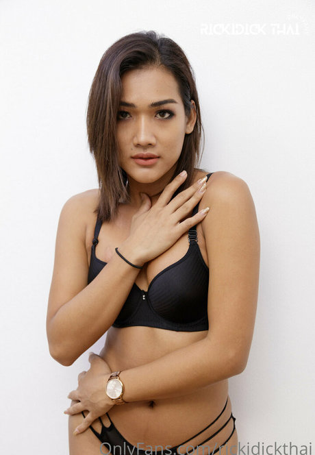 Naakte gelekte OnlyFans-foto van Rickidickthai
