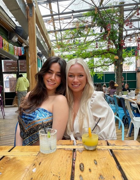 Naakte gelekte OnlyFans-foto van Alyssa K