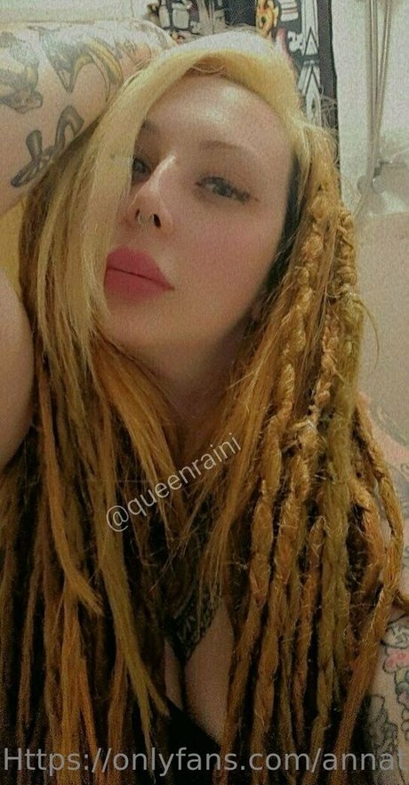 Naakte gelekte OnlyFans-foto van Annatv
