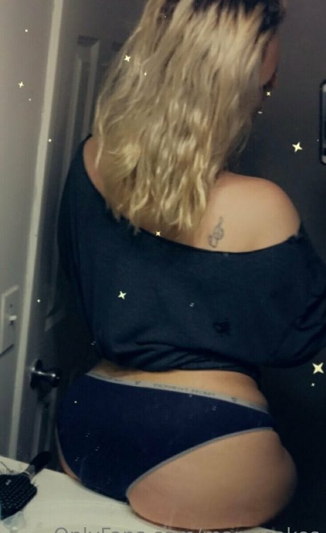 Naakte gelekte OnlyFans-foto van Marrycakes