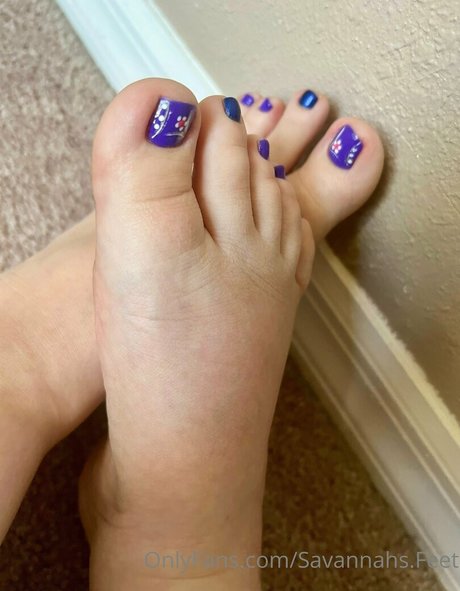 Naakte gelekte OnlyFans-foto van Savannahsfeet