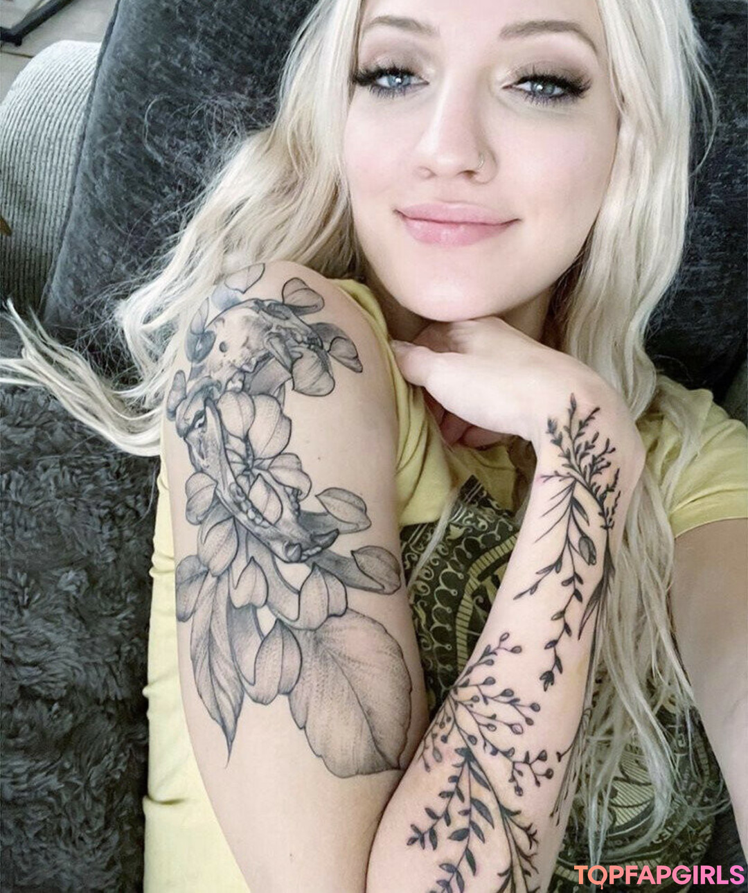 Naakte gelekte OnlyFans-foto van Madiiip123 #2 Naakte gelekte OnlyFans-foto van Madiiip123 #2