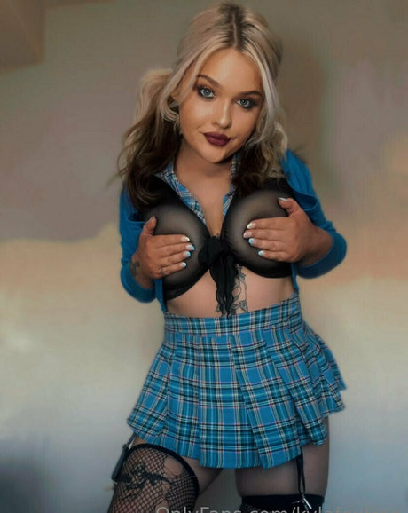 Naakte gelekte OnlyFans-foto van Kylafoxfree