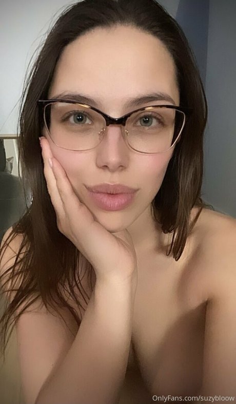 Naakte gelekte OnlyFans-foto van Suzybloow