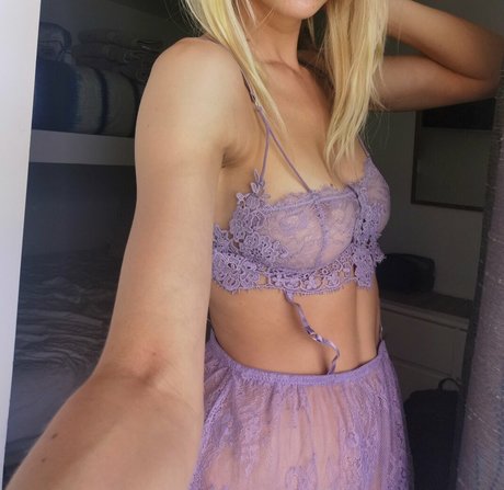 Naakte gelekte OnlyFans-foto van Alicenz