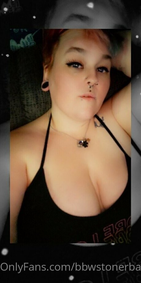 Naakte gelekte OnlyFans-foto van Bbwstonerdoll