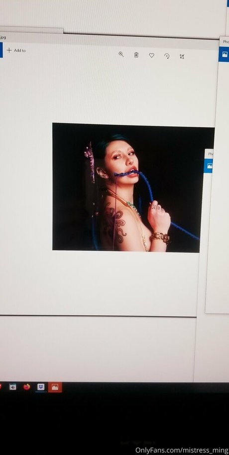 Naakte gelekte OnlyFans-foto van Empressming