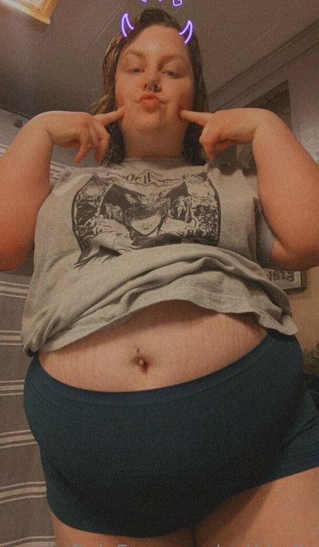 Naakte gelekte OnlyFans-foto van Gothbelly
