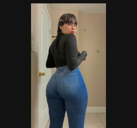 Naakte gelekte OnlyFans-foto van Venussoad