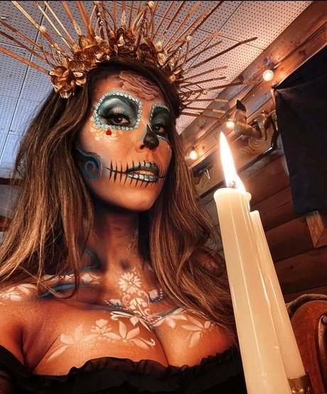Naakte gelekte OnlyFans-foto van Gigi Saul Guerrero