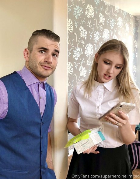 Naakte gelekte OnlyFans-foto van Superheroinelimited