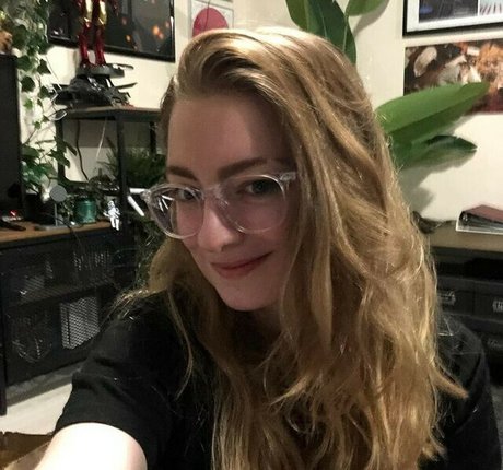 Naakte gelekte OnlyFans-foto van Suopontwitch