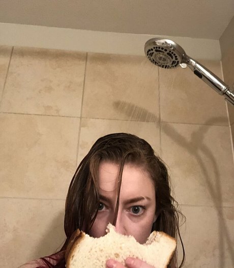 Naakte gelekte OnlyFans-foto van Suopontwitch