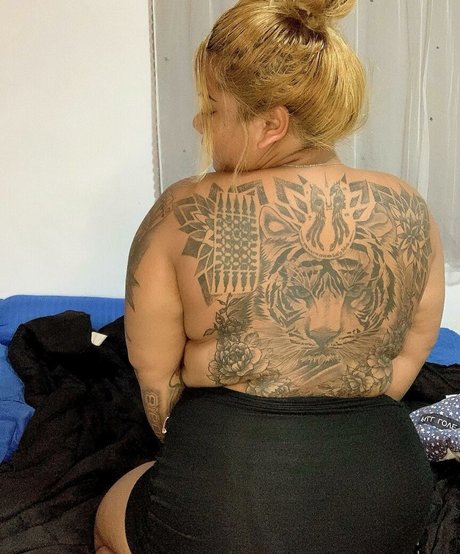 Naakte gelekte OnlyFans-foto van Sara Chubby